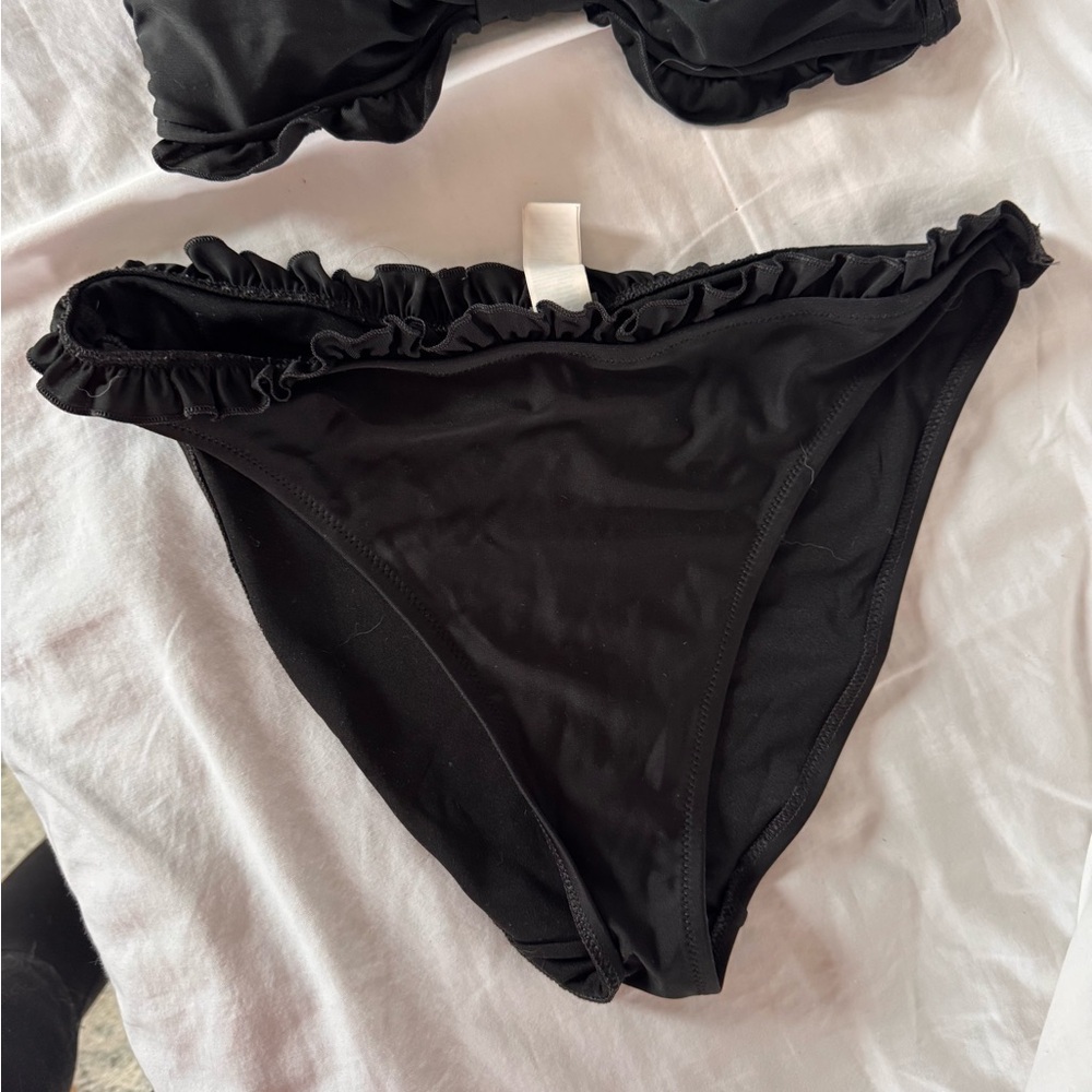 Old Navy High Rise Ruffle Trim Bikini - Picture 2 of 5